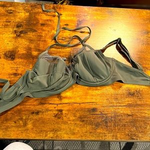Bikini top size 34 f/DDD green